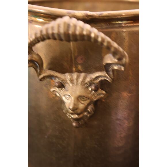 Neoclassical Brass Planter w/ Lion Handles Claw Feet Patinaed Jardinière - Picture 8 of 9